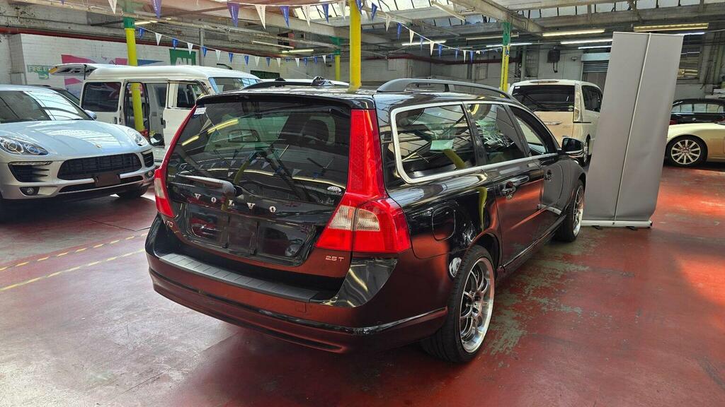 Volvo V70 2.0 D Se 136 Bhp Black #26