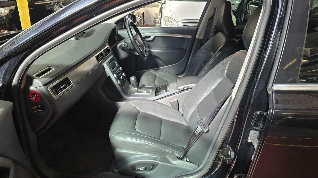 Volvo V70 2.0 D Se 136 Bhp Black #12