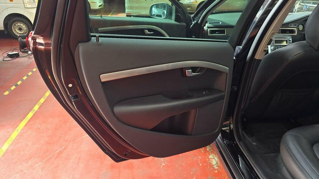 Volvo V70 2.0 D Se 136 Bhp Black #21