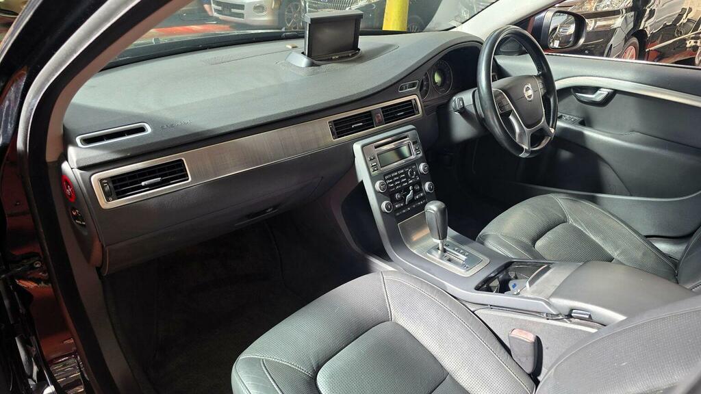 Volvo V70 2.0 D Se 136 Bhp Black #13