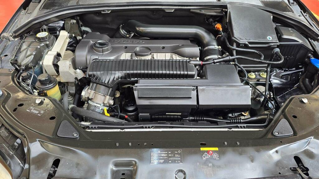 Volvo V70 2.0 D Se 136 Bhp Black #34