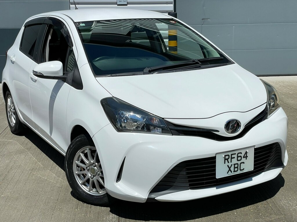 Toyota Yaris Yaris Excel Vvt-i White #2