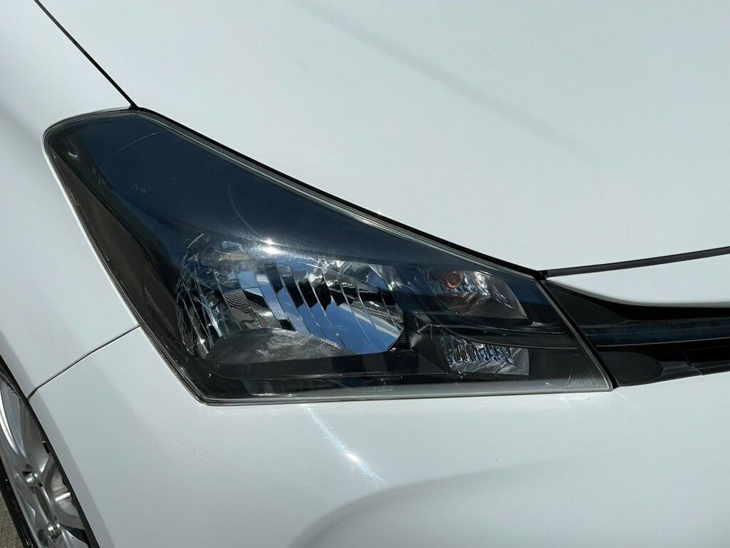 Toyota Yaris Yaris Excel Vvt-i White #6