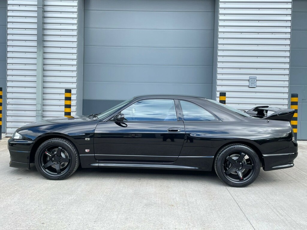 Nissan GT-R R33 V-spec Series Silver #40