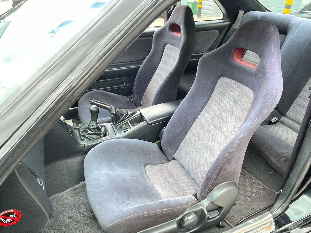 Nissan GT-R R33 V-spec Series Silver #68