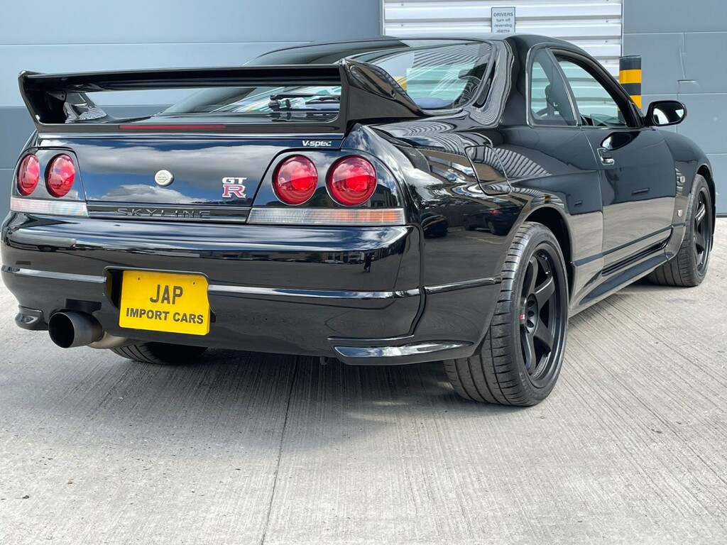 Nissan GT-R R33 V-spec Series Silver #30