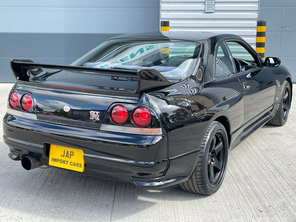 Nissan GT-R R33 V-spec Series Silver #25