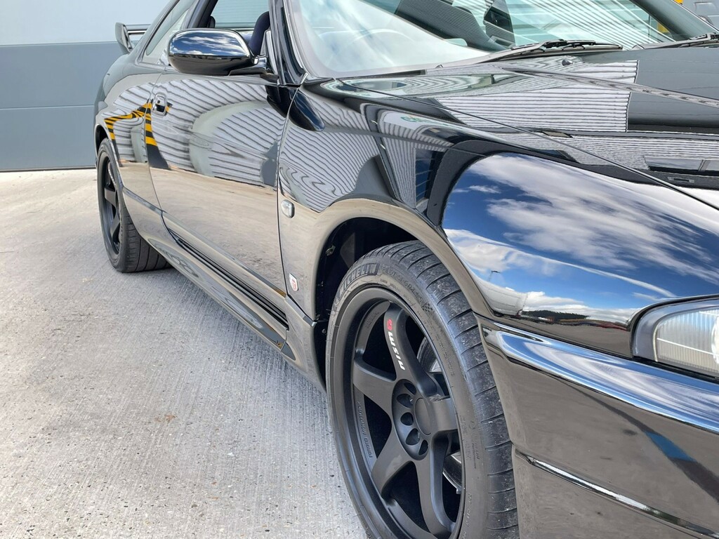 Nissan GT-R R33 V-spec Series Silver #11