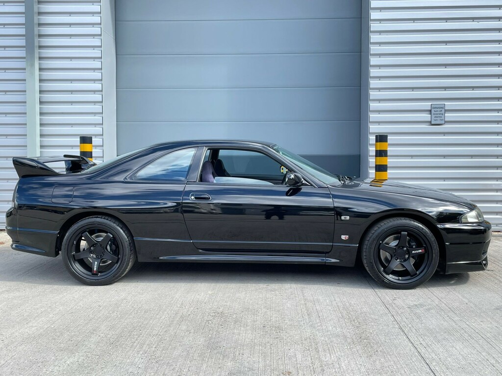 Nissan GT-R R33 V-spec Series Silver #17