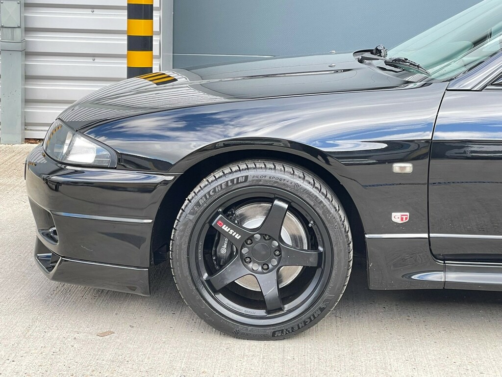 Nissan GT-R R33 V-spec Series Silver #43