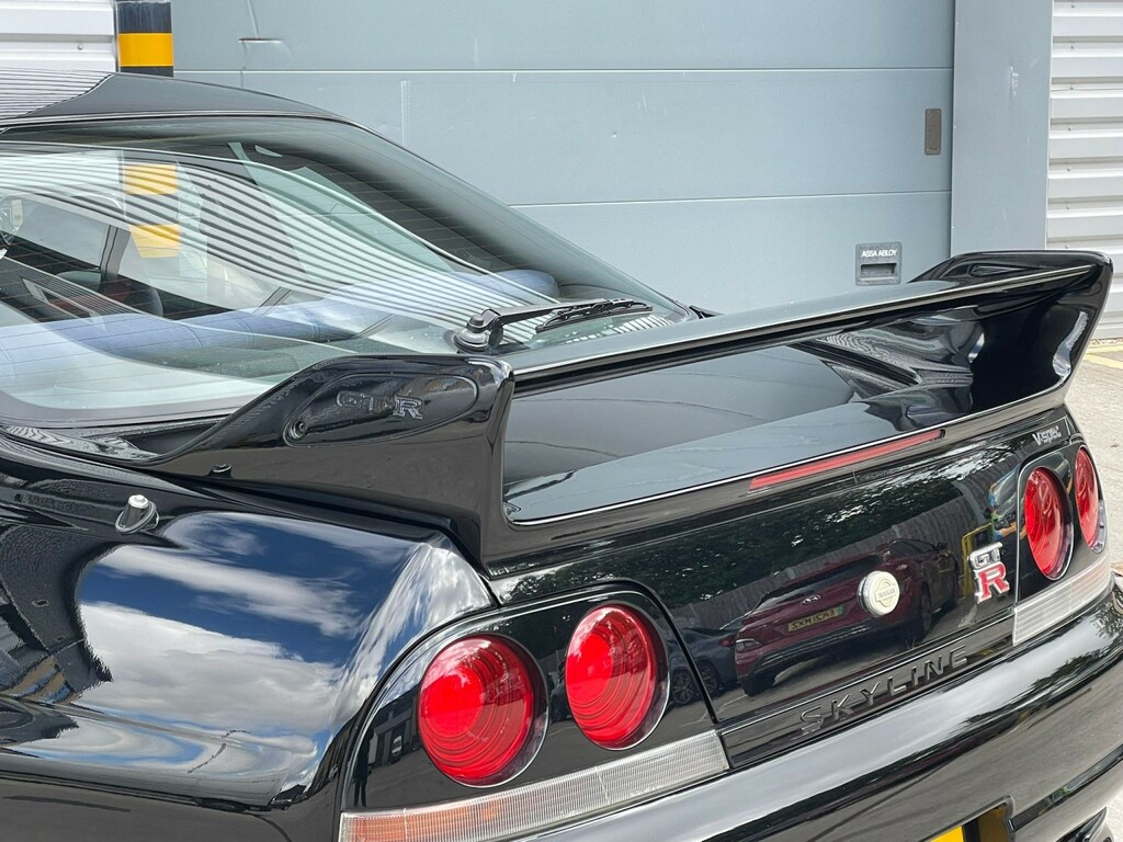 Nissan GT-R R33 V-spec Series Silver #41