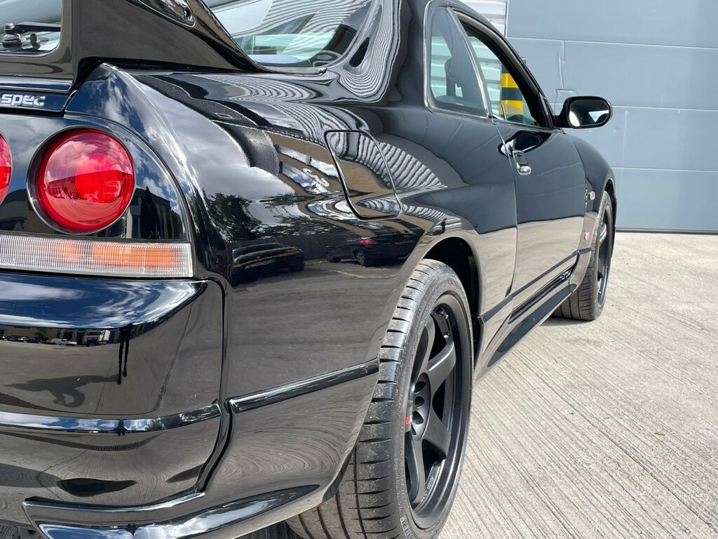 Nissan GT-R R33 V-spec Series Silver #24