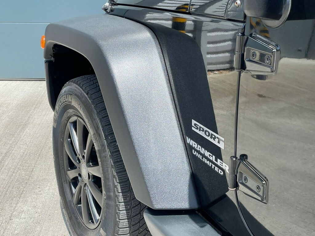 Jeep Wrangler 2L Sahara Black #55