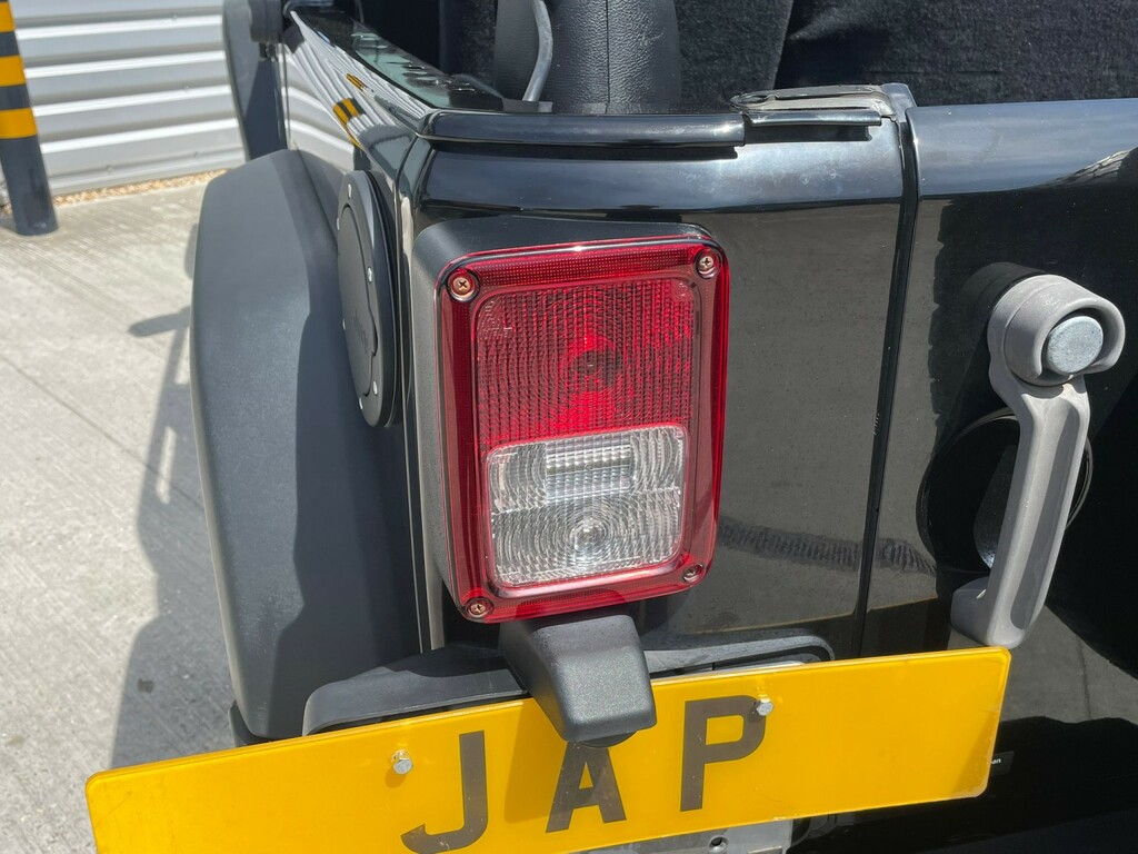 Jeep Wrangler 2L Sahara Black #46