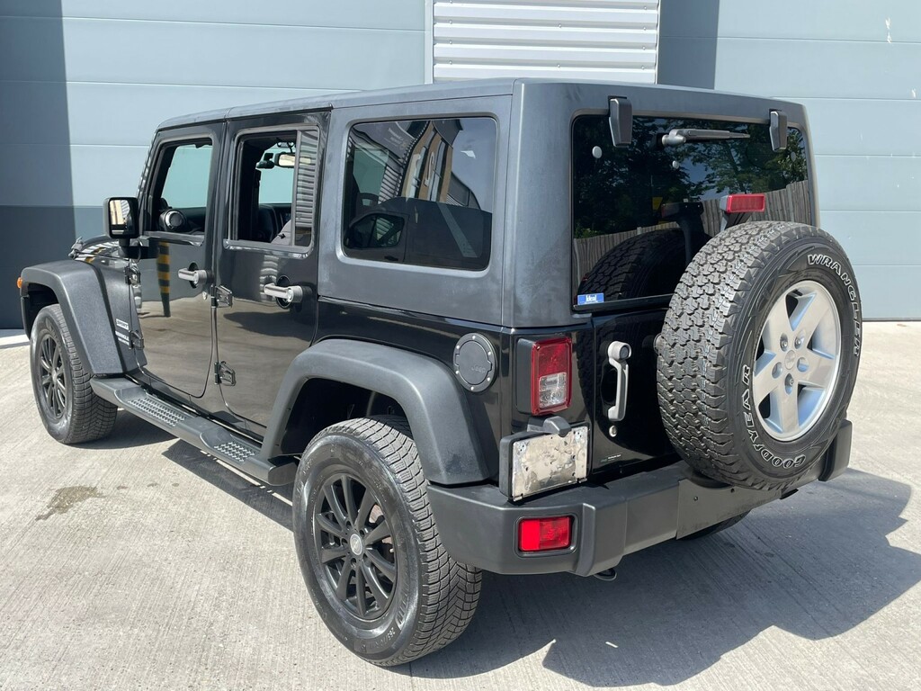 Jeep Wrangler 2L Sahara Black #136