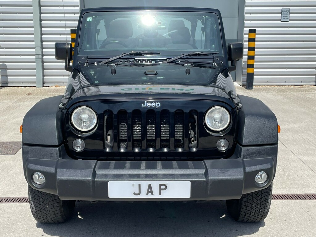 Jeep Wrangler 2L Sahara Black #88