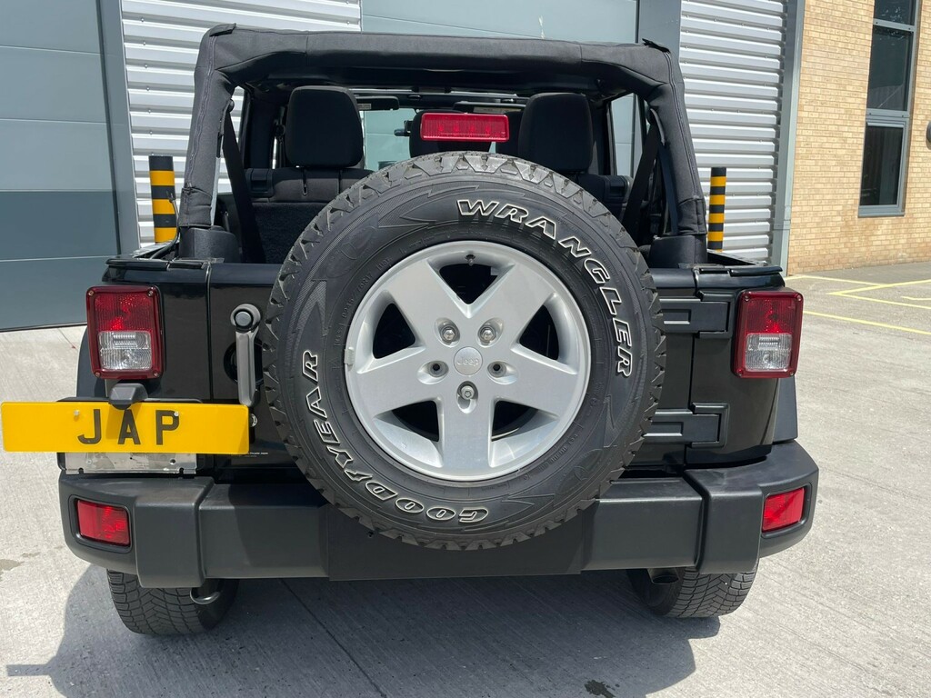 Jeep Wrangler 2L Sahara Black #44