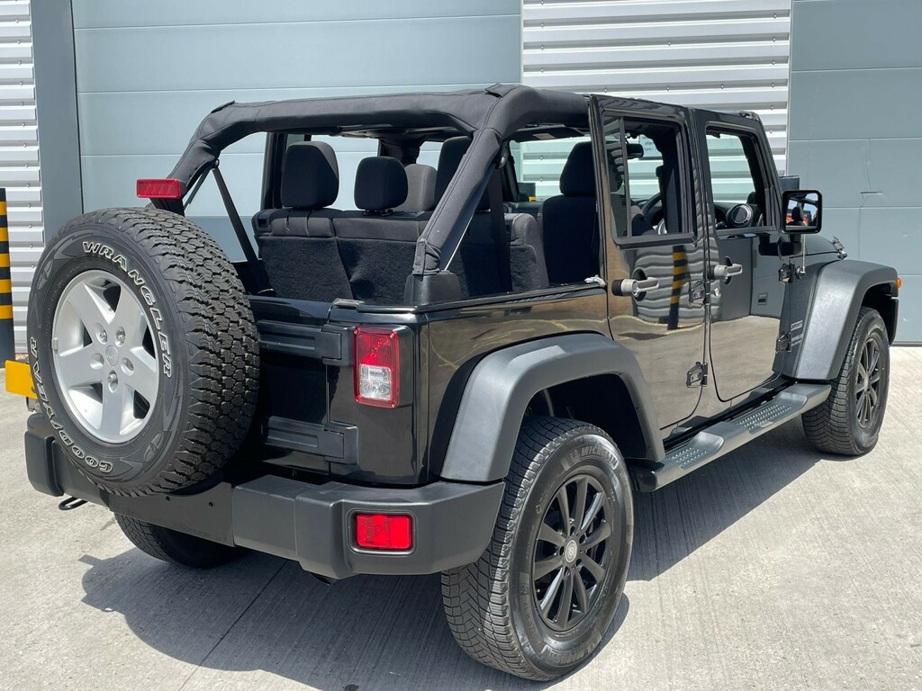 Jeep Wrangler 2L Sahara Black #38