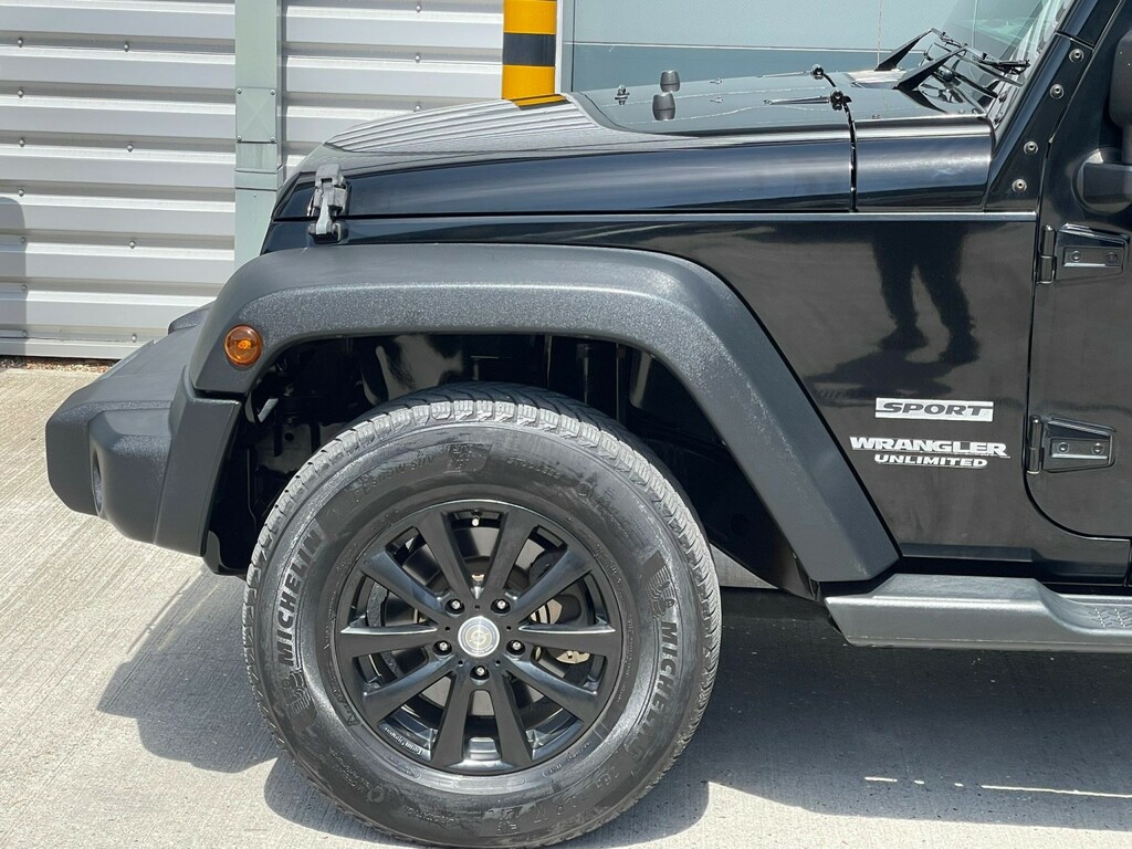 Jeep Wrangler 2L Sahara Black #71