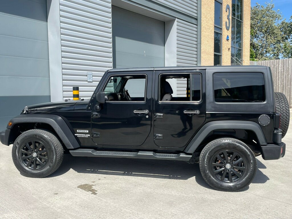 Jeep Wrangler 2L Sahara Black #139