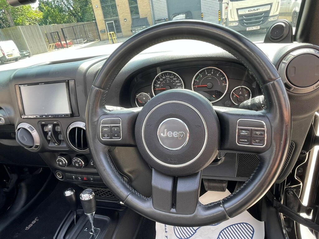 Jeep Wrangler 2L Sahara Black #92