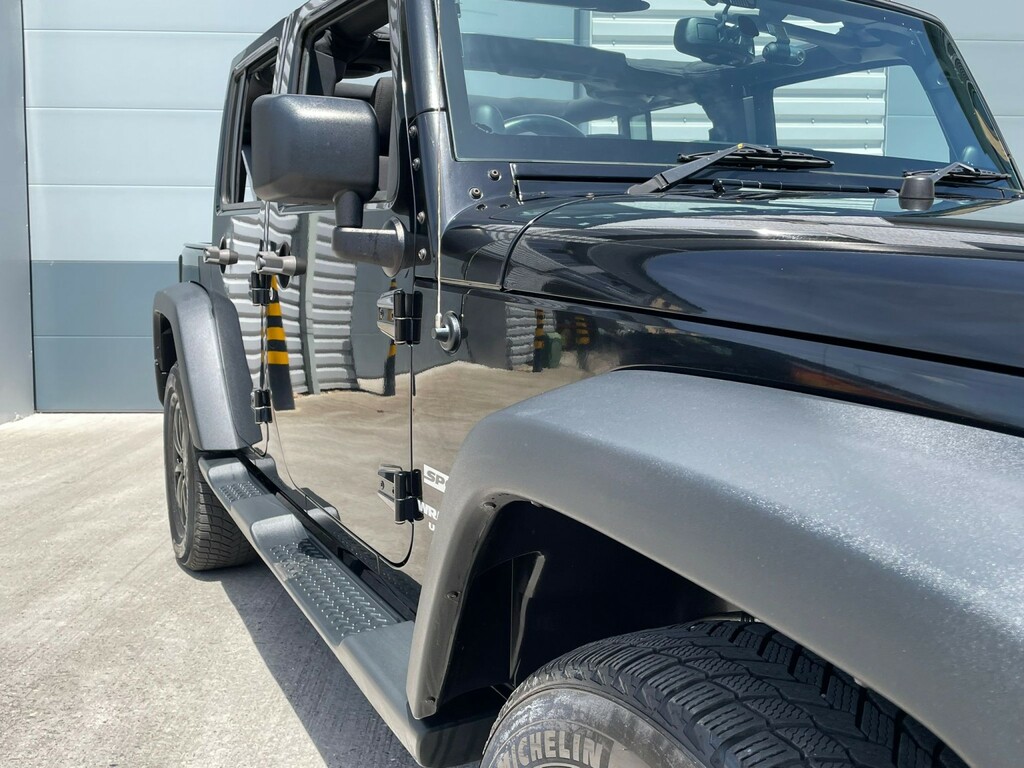 Jeep Wrangler 2L Sahara Black #19