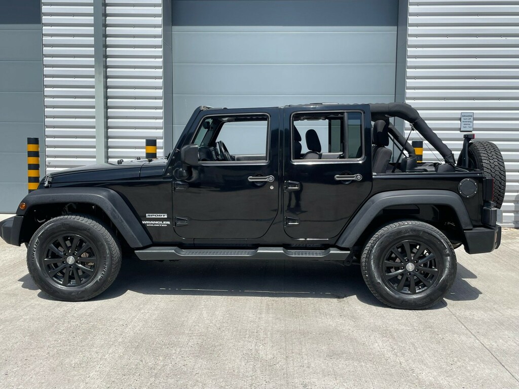 Jeep Wrangler 2L Sahara Black #64