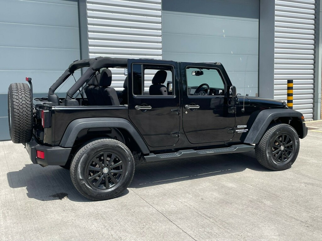 Jeep Wrangler 2L Sahara Black #32