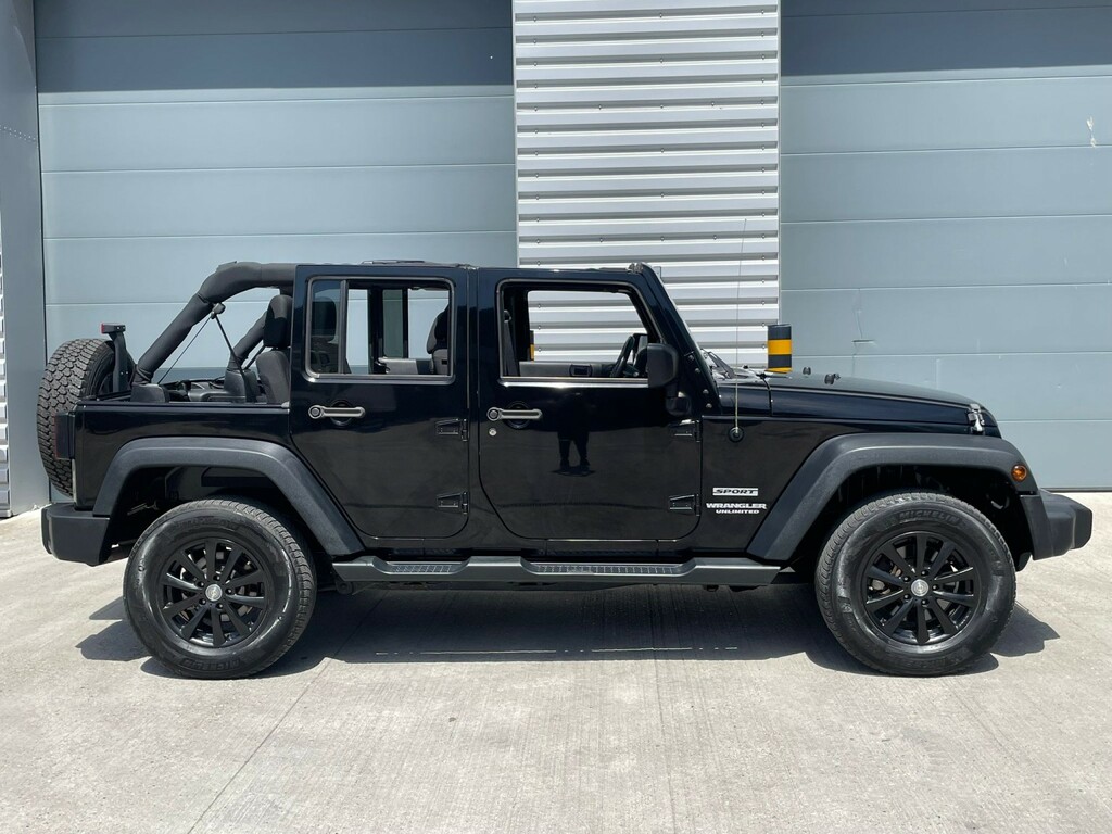 Jeep Wrangler 2L Sahara Black #22