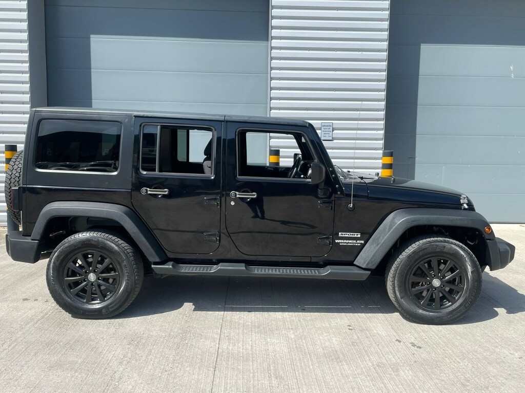 Jeep Wrangler 2L Sahara Black #133