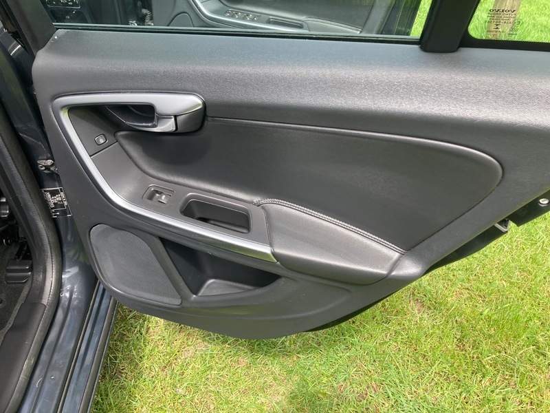 Volvo V60 2.4 D4 Lux Grey #70