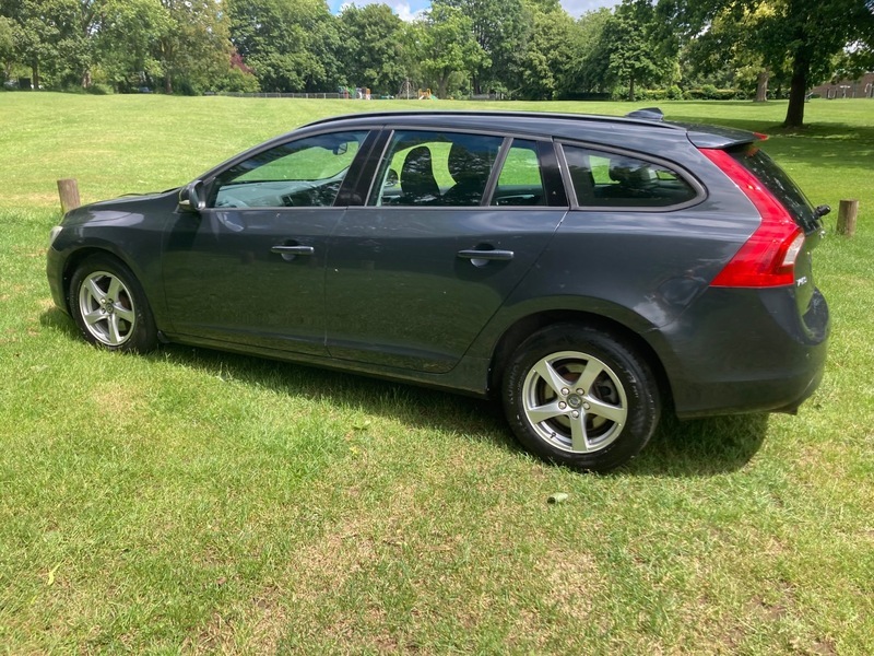 Volvo V60 2.4 D4 Lux Grey #28