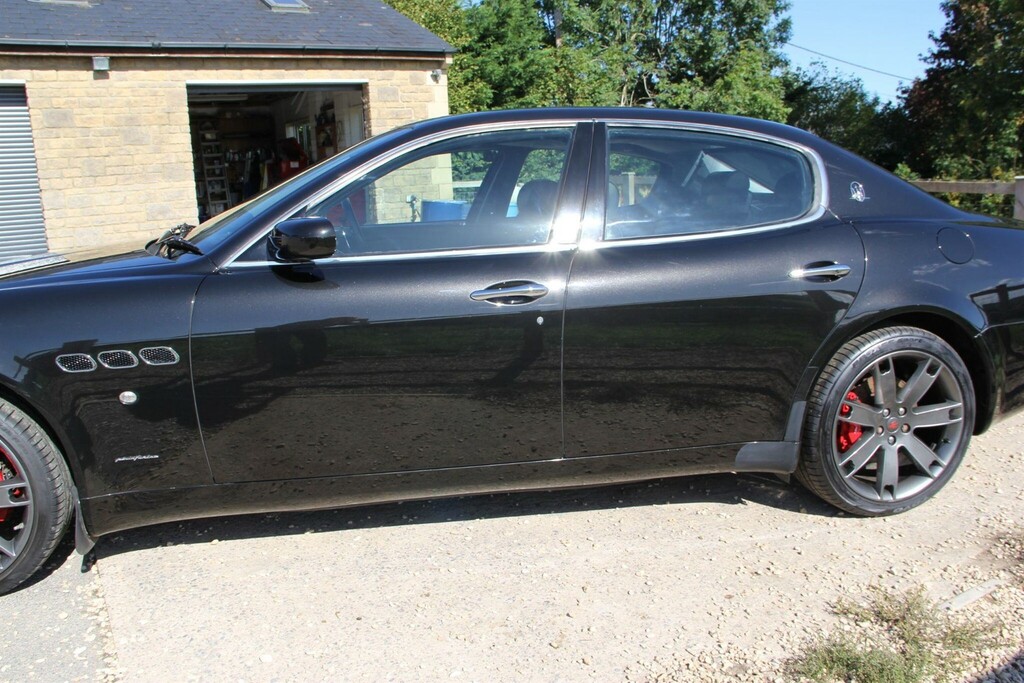 Maserati Quattroporte Executive Gt Black #7