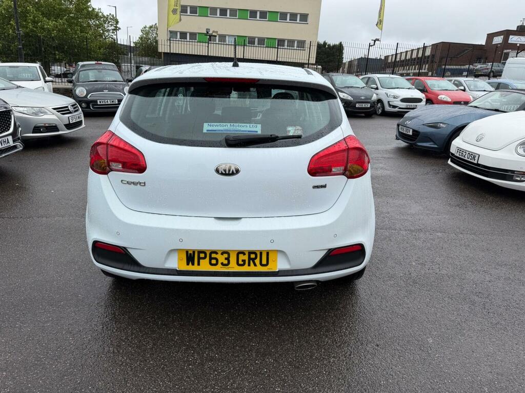 Kia Ceed 1.6 Crdi 2 Euro 5 White #4