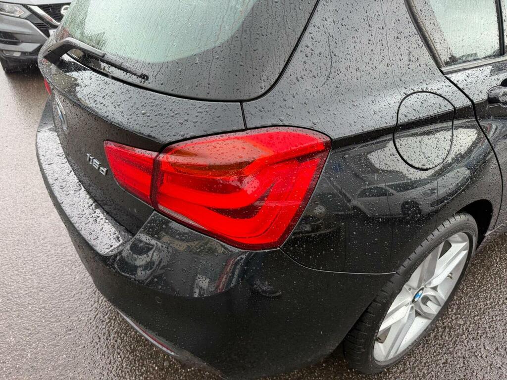 BMW 1 Series Hatchback Black #10