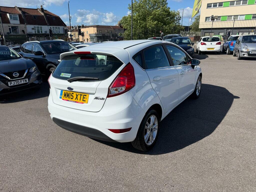 Ford Fiesta Hatchback 1.25 Zetec Euro 6 201515 White #3