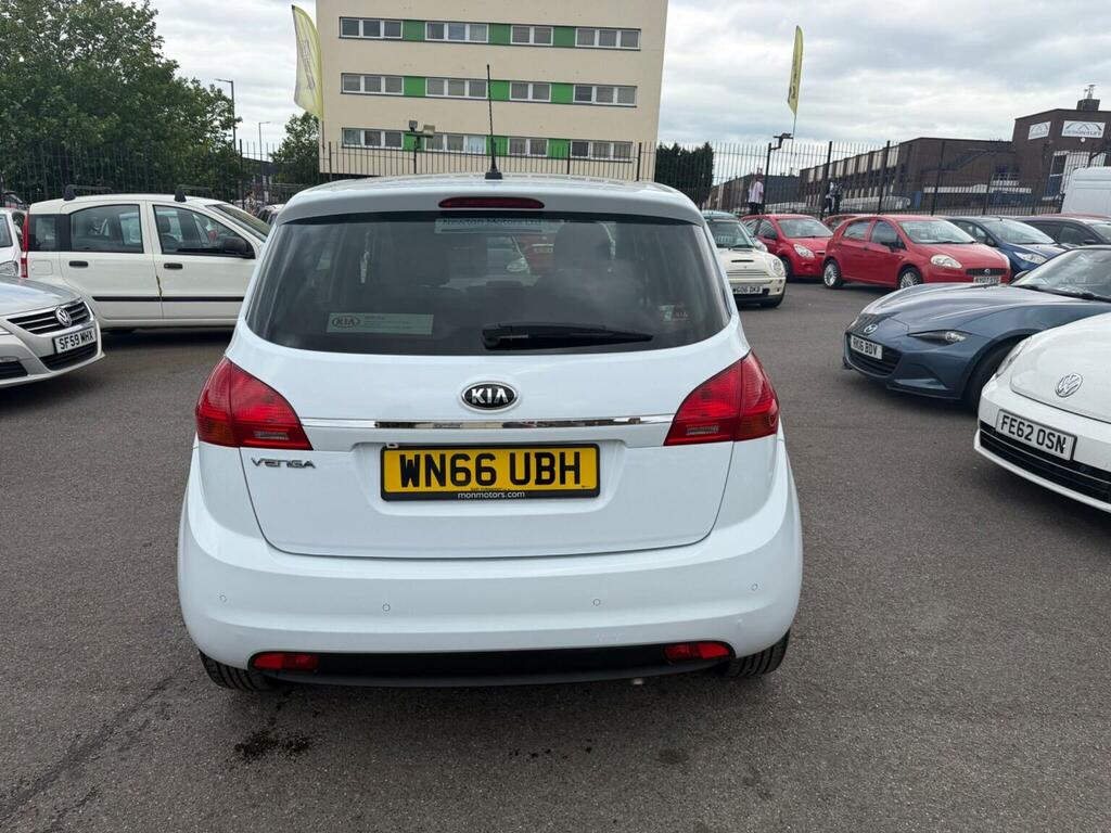 Kia Venga Mpv 1.6 3 Euro 6 201666 White #4