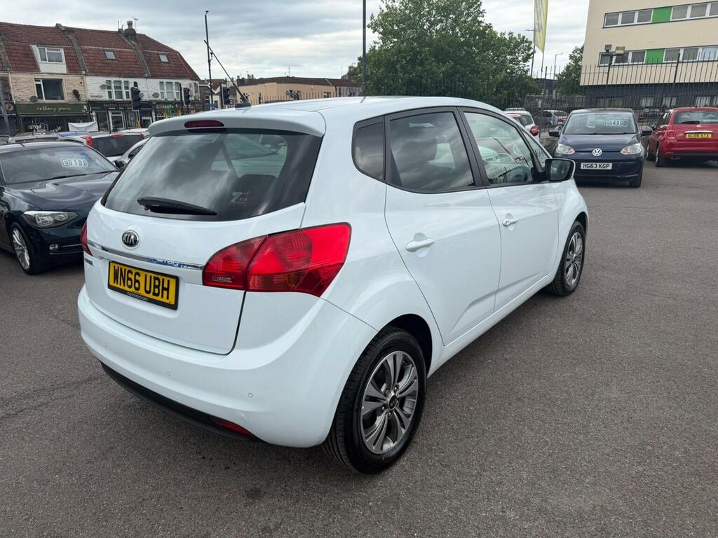 Kia Venga Mpv 1.6 3 Euro 6 201666 White #3