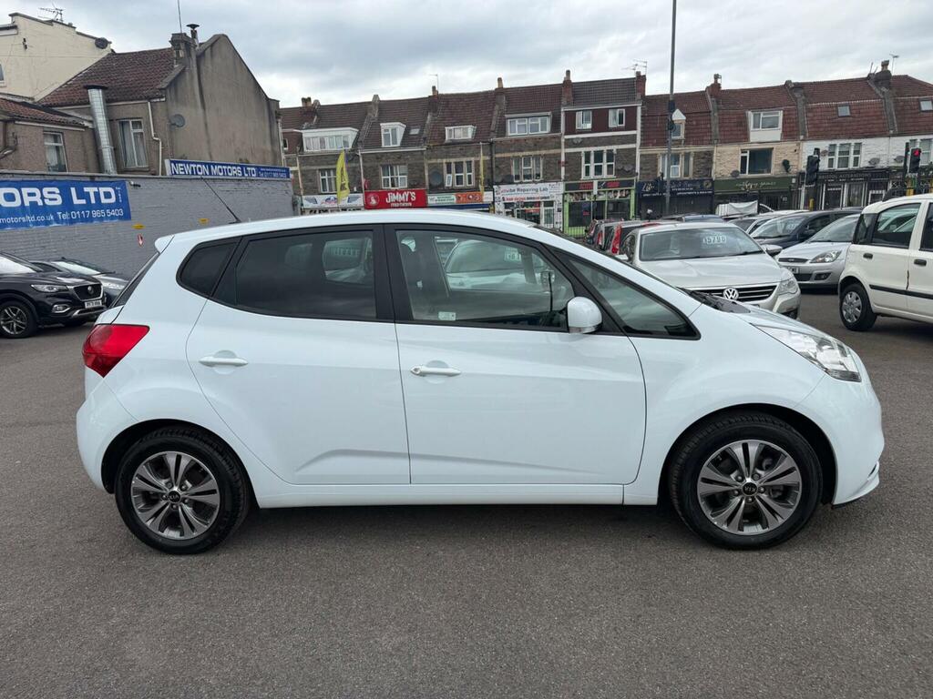 Kia Venga Mpv 1.6 3 Euro 6 201666 White #2