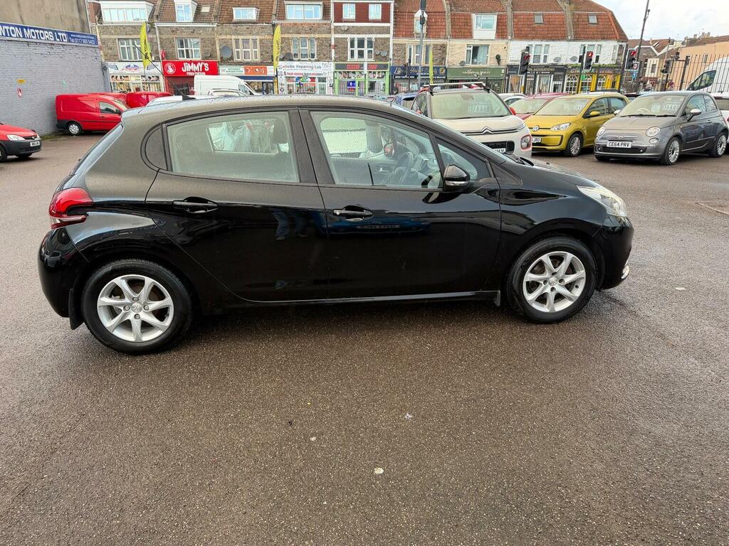 Peugeot 208 Puretech Allure Hatchback Grey #2