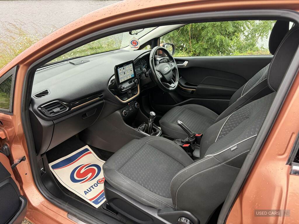 Ford Fiesta 1.1 Zetec Bo Play AU18UCP Brown #5