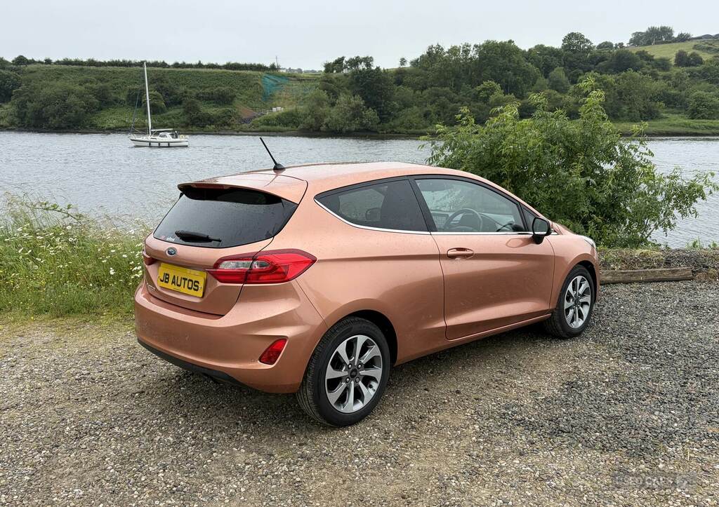 Ford Fiesta 1.1 Zetec Bo Play AU18UCP Brown #2