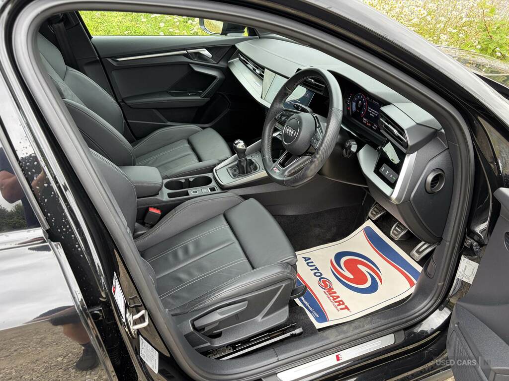 Audi A3 30 Tfsi S Line MK72EZS Black #4