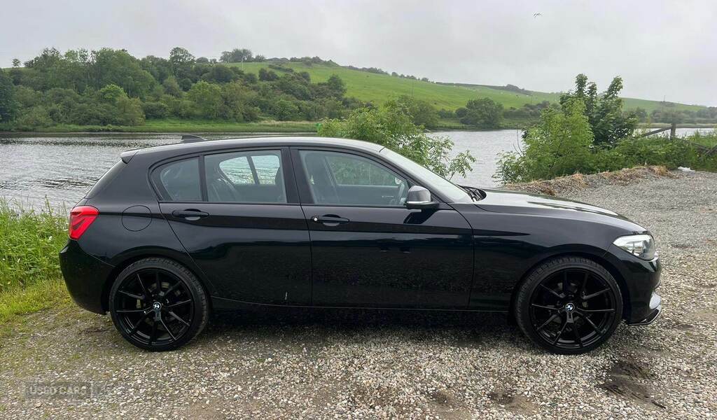 BMW 1 Series 116D Efficientdynamics Plus YH66BVL Black #4