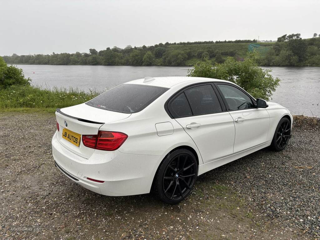 BMW 3 Series 318D Se Step EO14YKL White #2