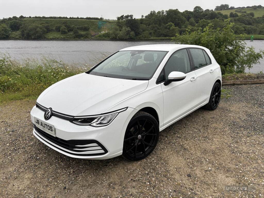 Volkswagen Golf 1.0 Tsi Life GF22KYB White #2