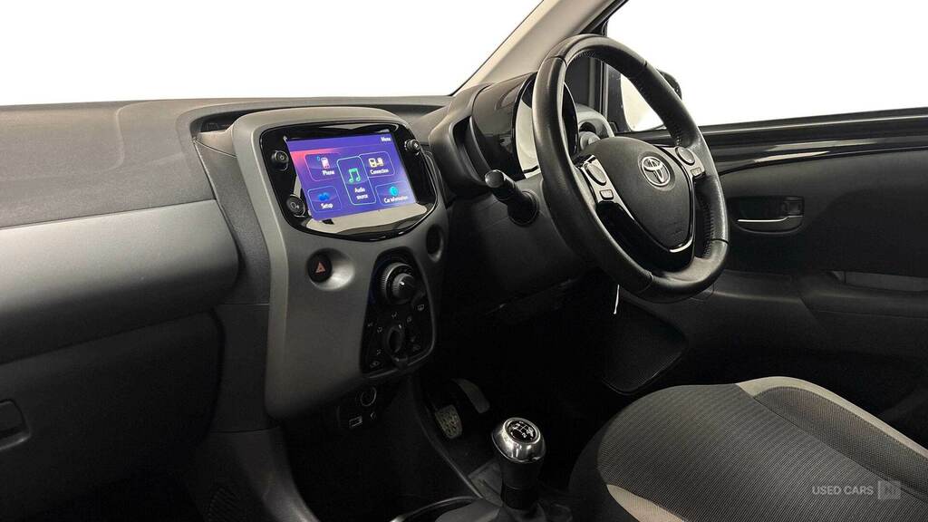 Toyota Aygo 1.0 Vvt-i X-play Tss FG71HBY Black #2