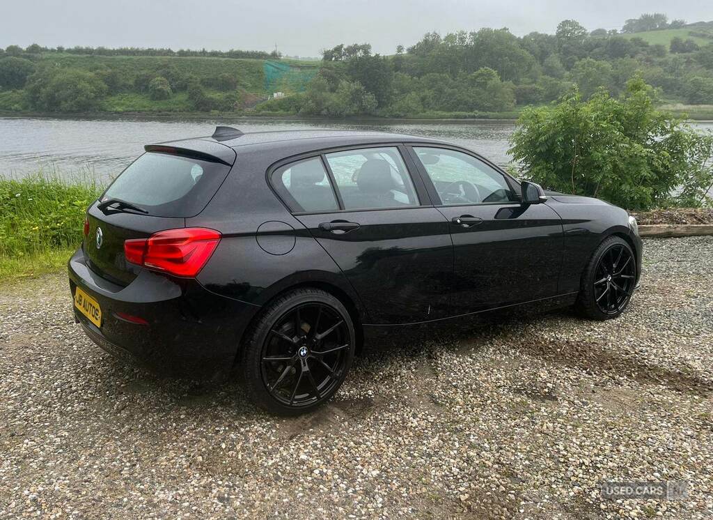 BMW 1 Series 116D Efficientdynamics Plus YH66CGV Black #5