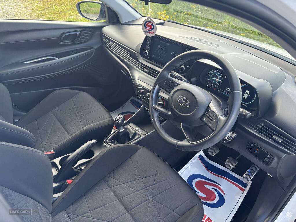 Hyundai Bayon 1.0 Tgdi 48V Mhev Se Connect White #4