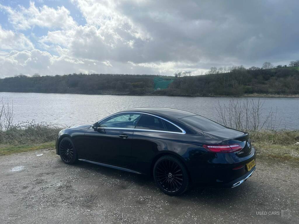 Mercedes-Benz E Class E220d Amg Line 9G-tronic SN19LZU Black #4